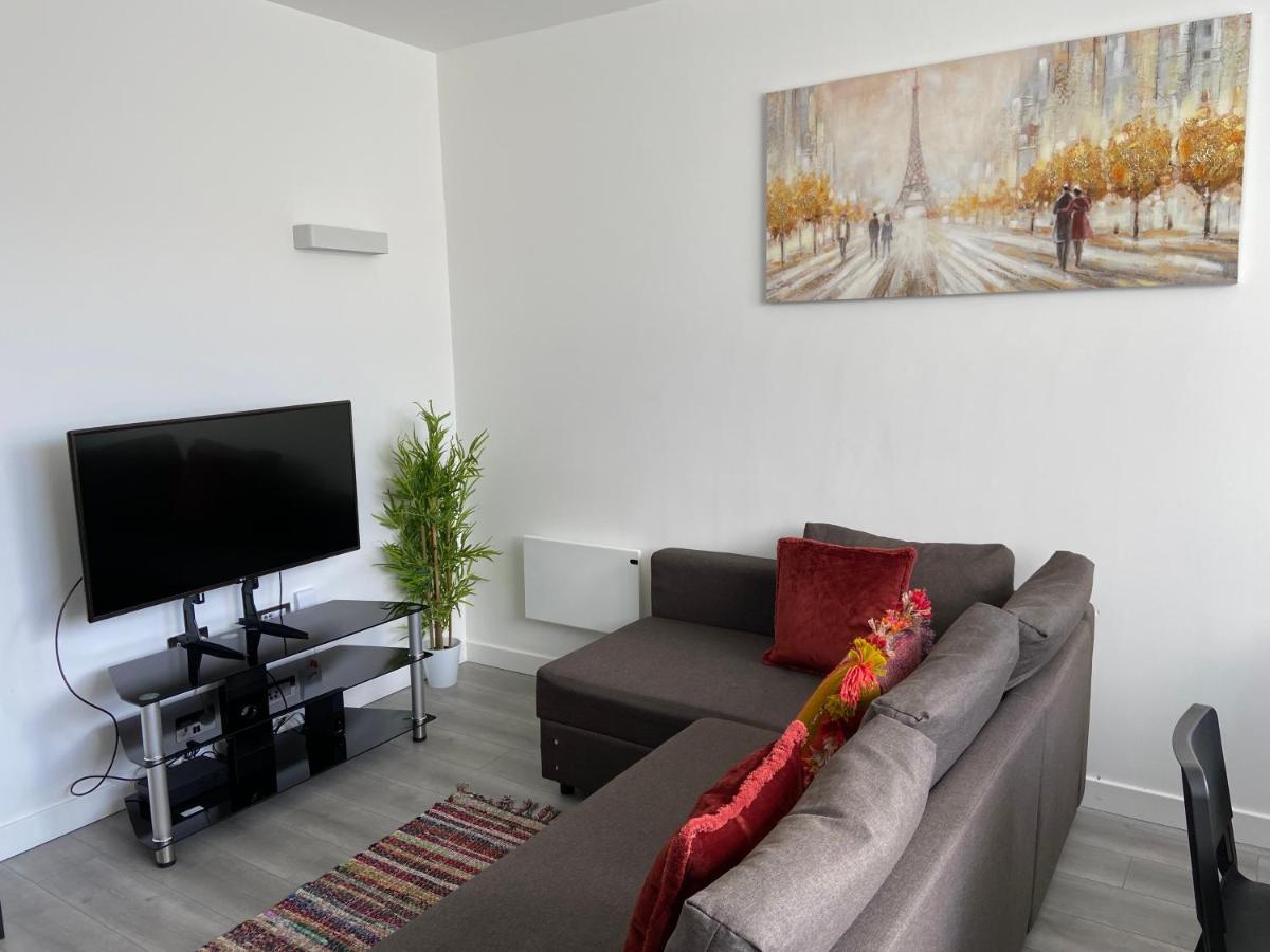 Lovely 2 Double Bedroom Flat With Free Parking - At The Atrium Mk Milton Keynes Ngoại thất bức ảnh