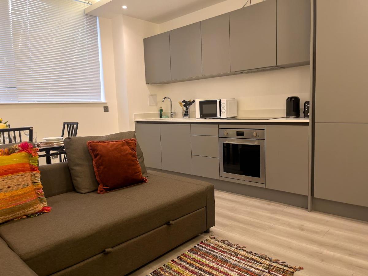 Lovely 2 Double Bedroom Flat With Free Parking - At The Atrium Mk Milton Keynes Ngoại thất bức ảnh