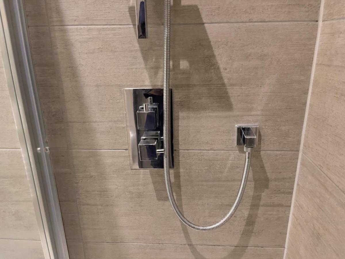 Lovely 2 Double Bedroom Flat With Free Parking - At The Atrium Mk Milton Keynes Ngoại thất bức ảnh