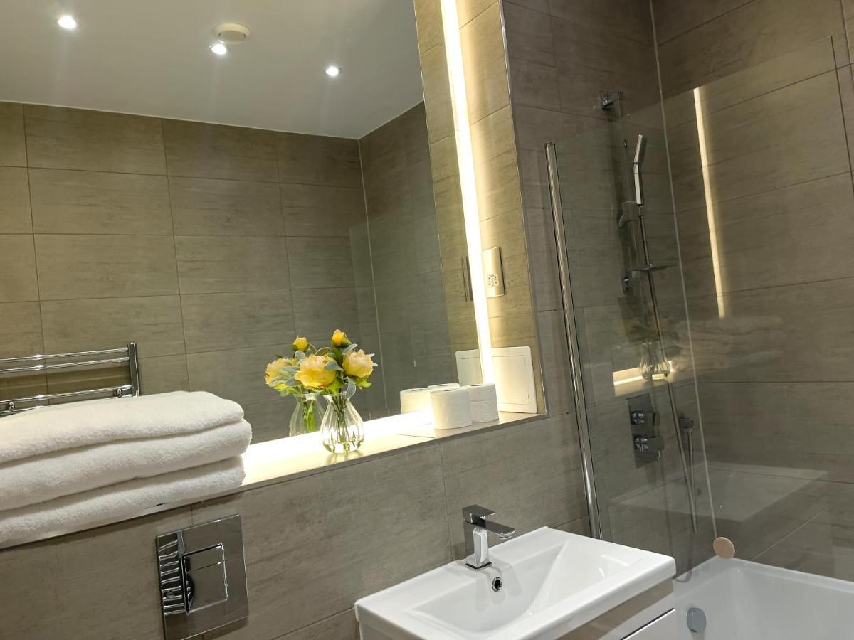 Lovely 2 Double Bedroom Flat With Free Parking - At The Atrium Mk Milton Keynes Ngoại thất bức ảnh