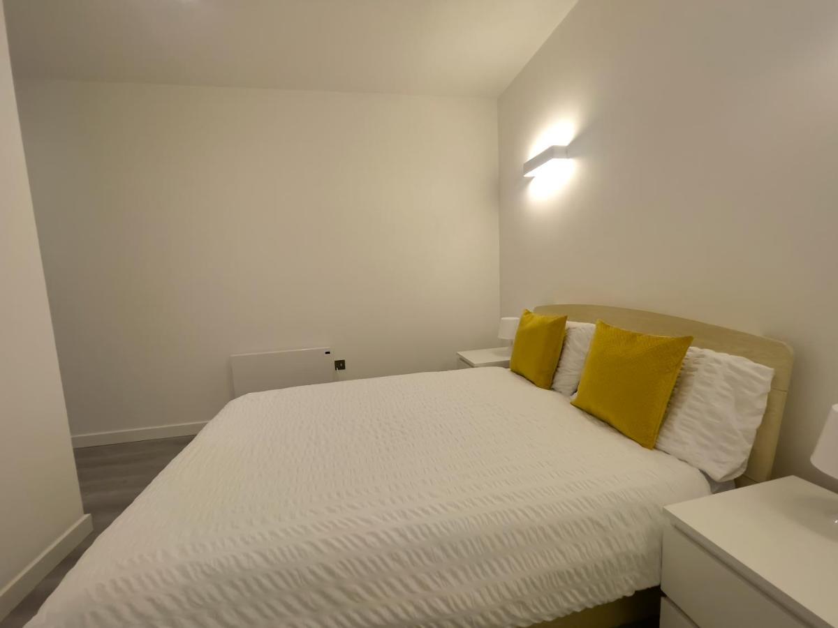 Lovely 2 Double Bedroom Flat With Free Parking - At The Atrium Mk Milton Keynes Ngoại thất bức ảnh