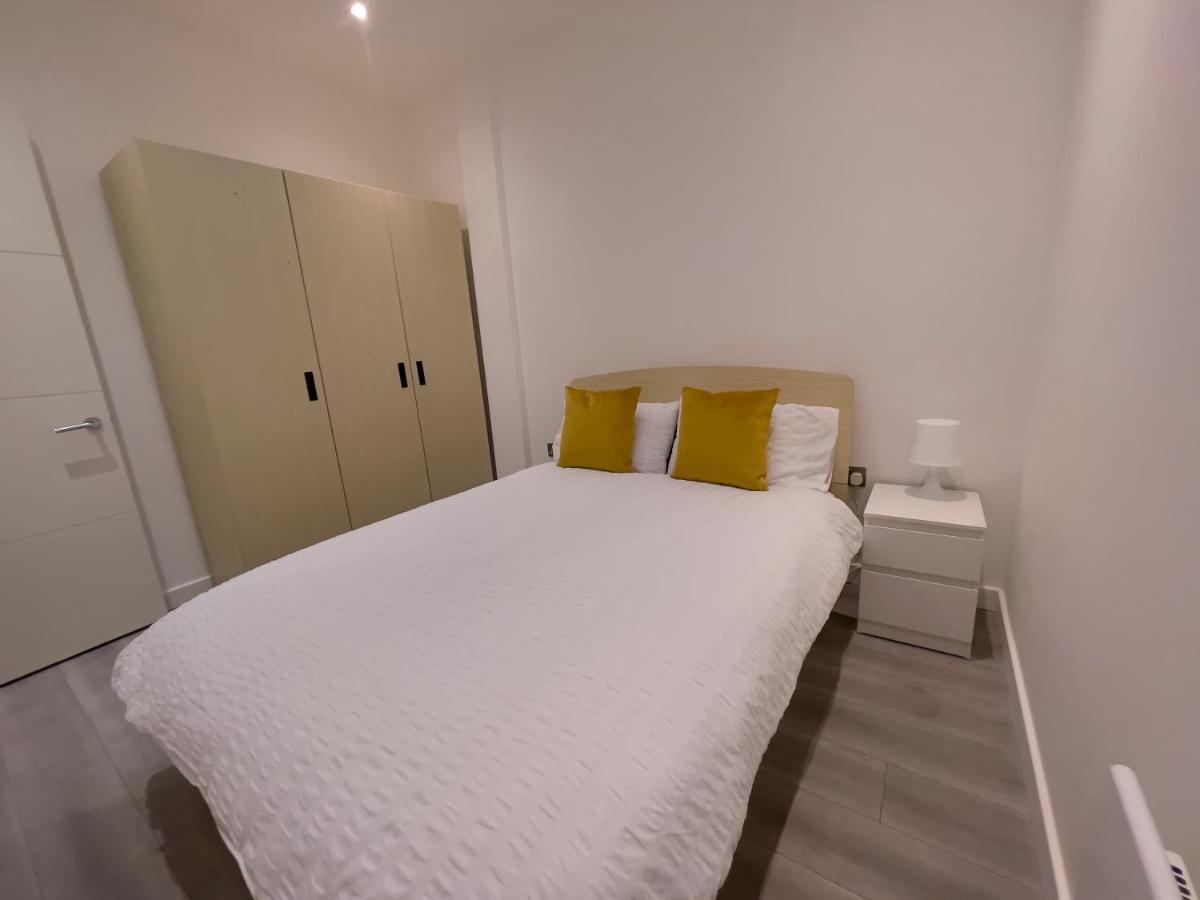 Lovely 2 Double Bedroom Flat With Free Parking - At The Atrium Mk Milton Keynes Ngoại thất bức ảnh