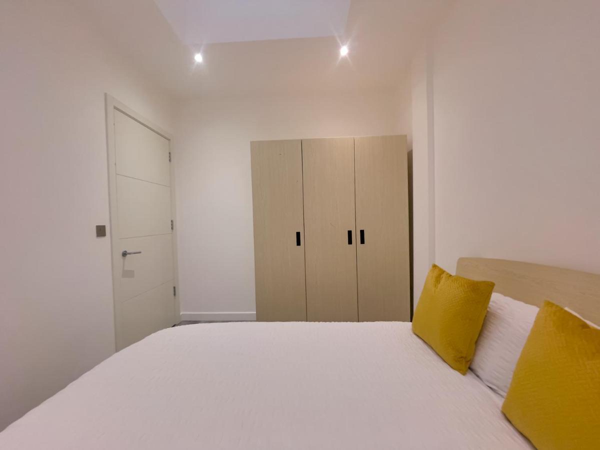 Lovely 2 Double Bedroom Flat With Free Parking - At The Atrium Mk Milton Keynes Ngoại thất bức ảnh