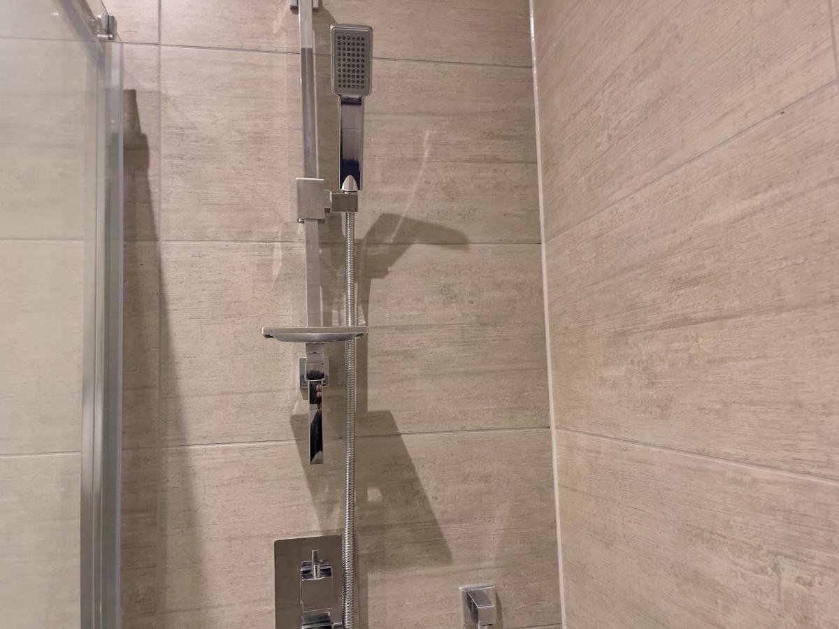 Lovely 2 Double Bedroom Flat With Free Parking - At The Atrium Mk Milton Keynes Ngoại thất bức ảnh
